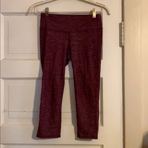 Athleta “Quest” Chaturanga Capris Size Small